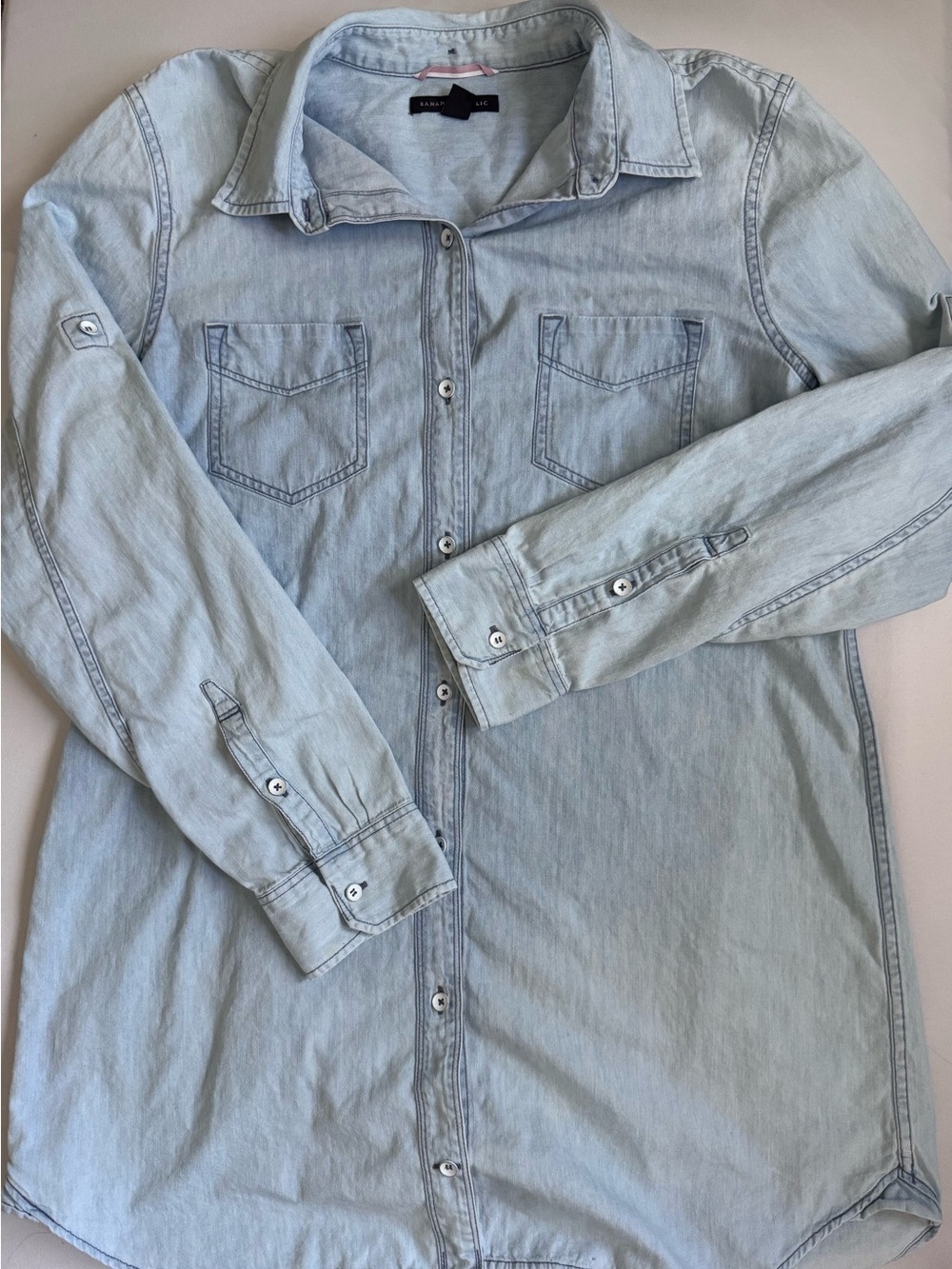Banana Republic Women L Cotton Blue Denim Button-Up Shirt Quiet Luxury Casual